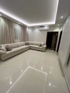 معلم الدهانات بجدة